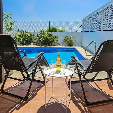 3 Bedroom Townhouse With Private Pool Holiday home