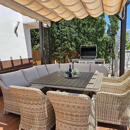 3 Bedroom Townhouse With Private Pool Holiday home *