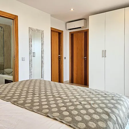 3 Bedroom Townhouse With Private Pool Holiday home